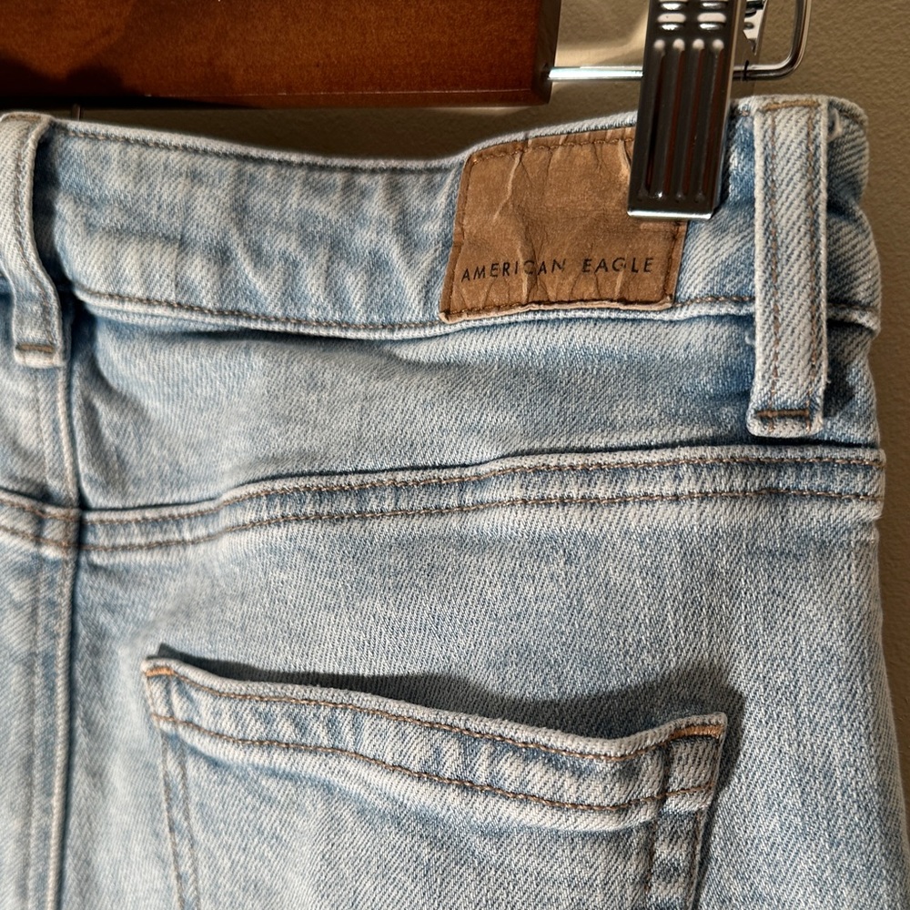 American Eagle Straight Leg Mom Jeans 0 - 26” Inseam - Picture 5 of 6